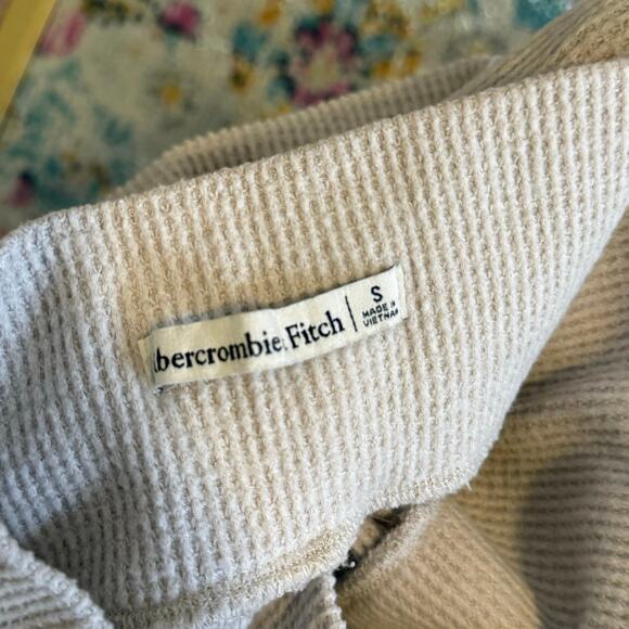 Abercrombie & Fitch Waffle Knit Cropped Lounge Wide Leg Pant Beige Oatmeal Small - Picture 4 of 5
